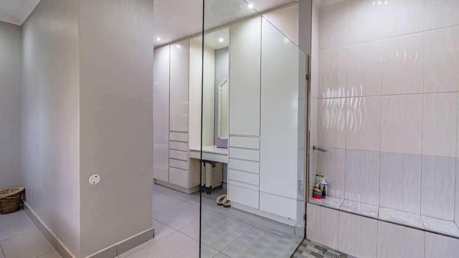 4 Bedroom Property for Sale in Dennegeur Western Cape